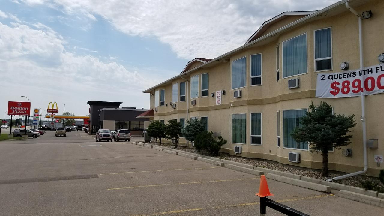 Western Budget Motel Cold Lake Exterior photo