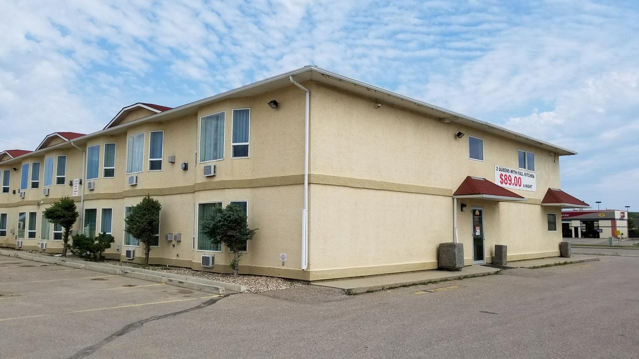 Western Budget Motel Cold Lake Exterior photo